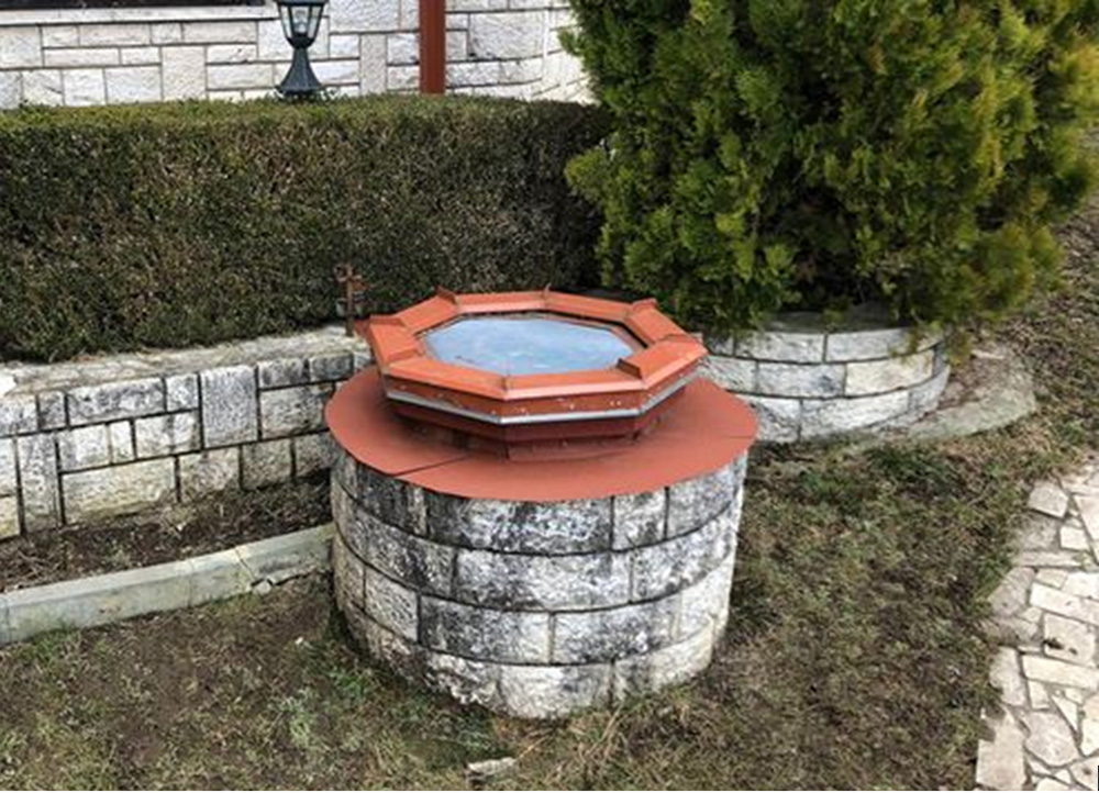 Studnička na zavlažovanie skalky